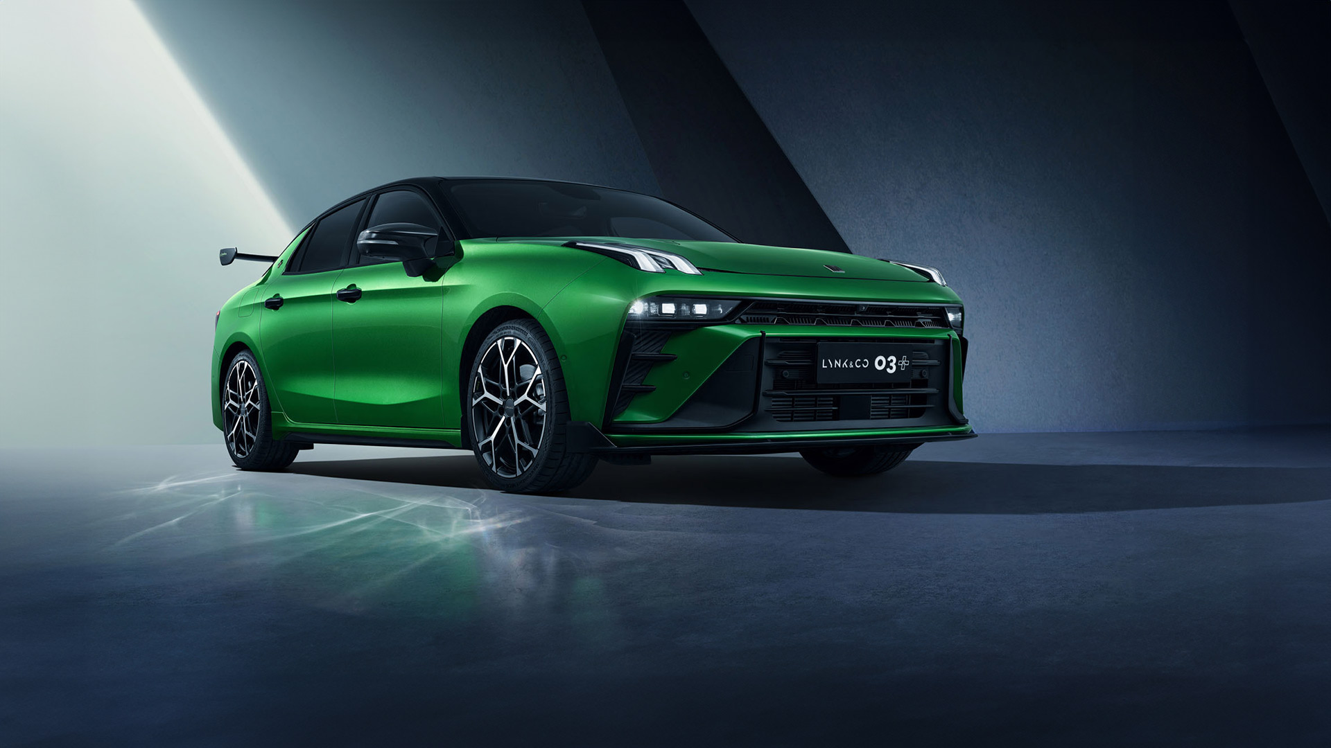 Lynk&Co 03+ HEV. Екстер'єр